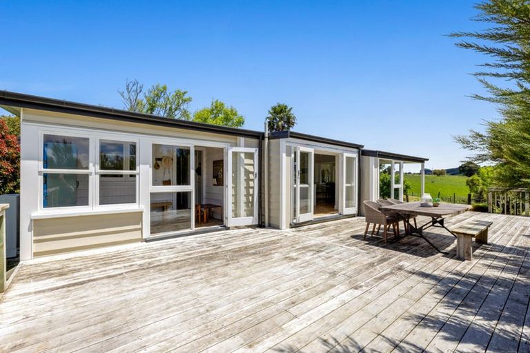 Photo of property in 310 Waiteitei Road, Wellsford, 0974