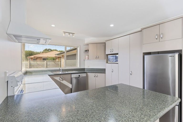 Photo of property in 112b Govett Avenue, Frankleigh Park, New Plymouth, 4310