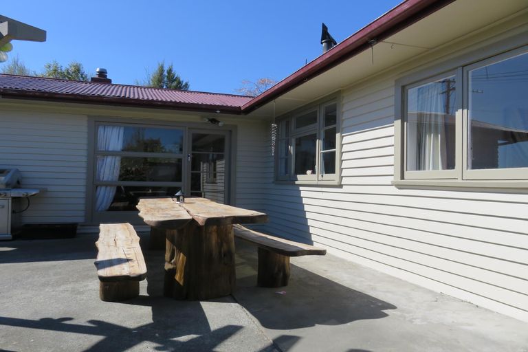 Photo of property in 1 Erskine Street, Winchester, 7985