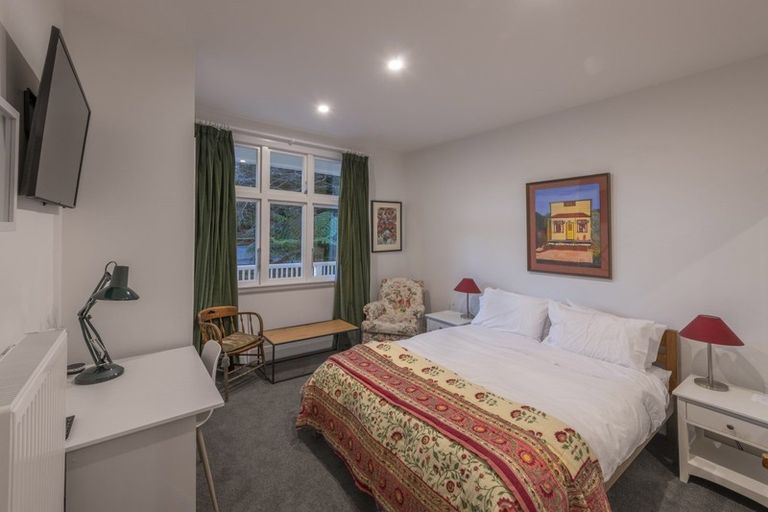 Photo of property in 19 Lower North Terrace, Kelburn, Wellington, 6012