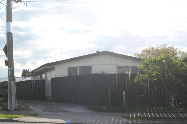 Photo of property in 24 Kaitemako Road, Welcome Bay, Tauranga, 3112