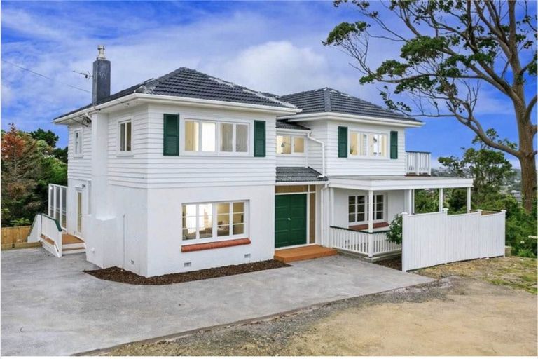 Photo of property in 187 Browns Bay Road, Browns Bay, Auckland, 0630