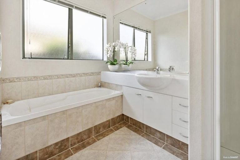 Photo of property in 5 Belsera Court, Northpark, Auckland, 2013