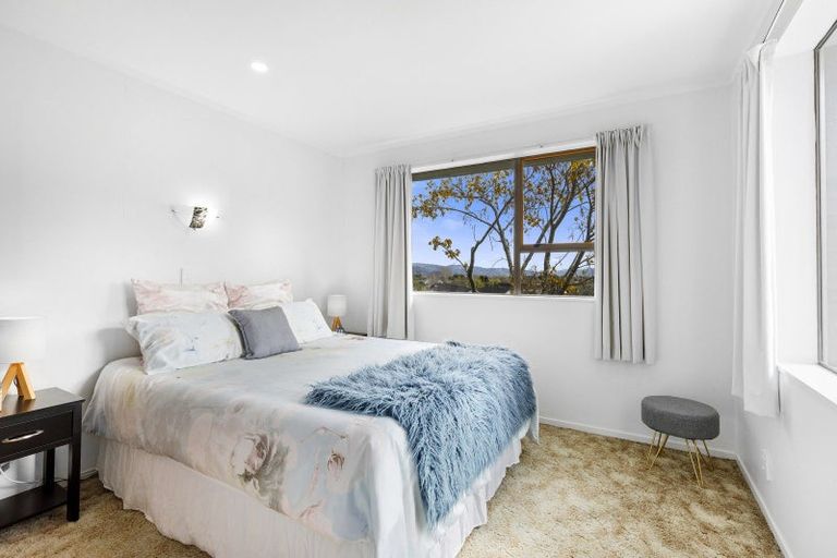 Photo of property in 1/21 Roband Crescent, Brown Owl, Upper Hutt, 5018