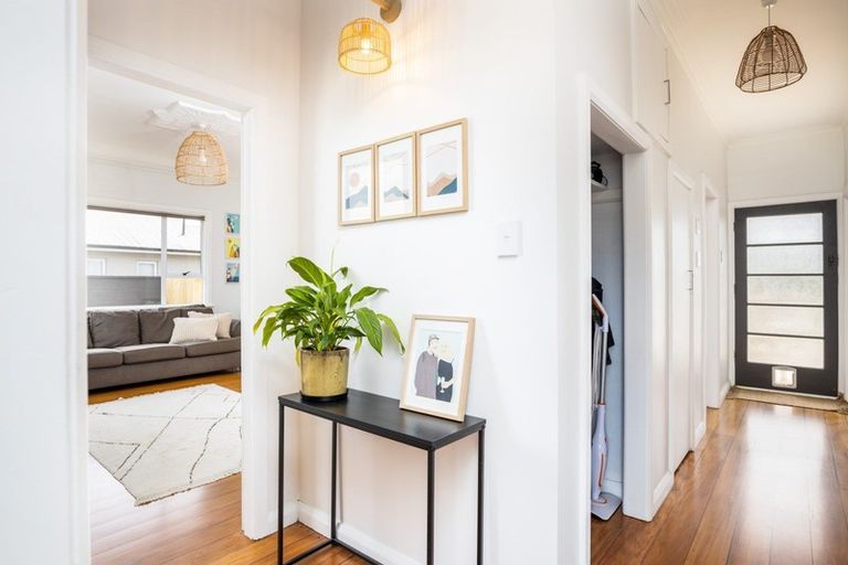 Photo of property in 319 Carrington Street, Vogeltown, New Plymouth, 4310