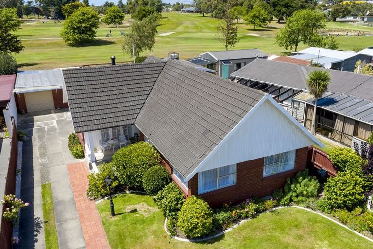 Photo of property in 10 Waratah Street, Avondale, Christchurch, 8061