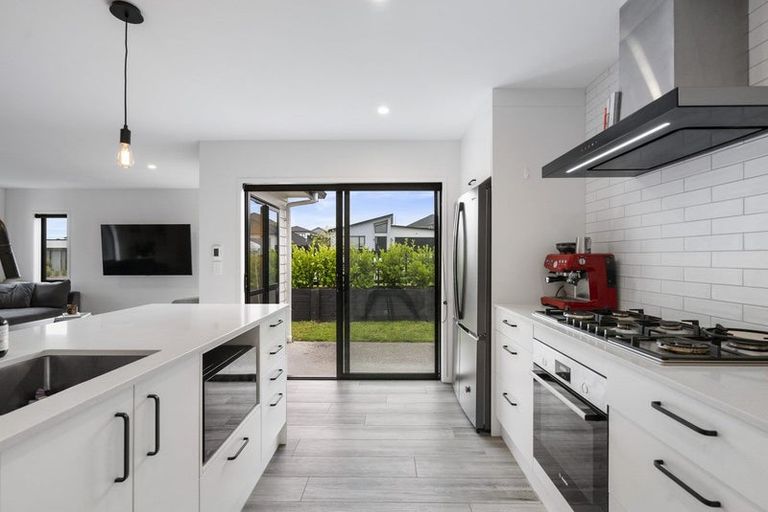 Photo of property in 18 John Fair Drive, Wainui, 0932