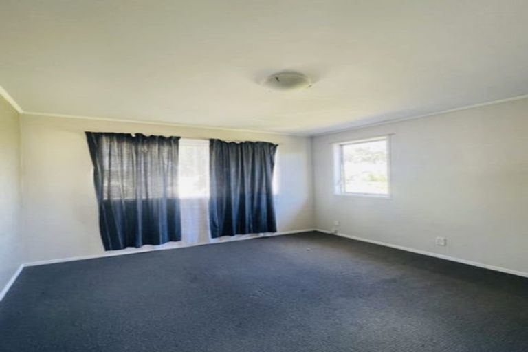 Photo of property in 20 Fiesta Drive, Half Moon Bay, Auckland, 2012
