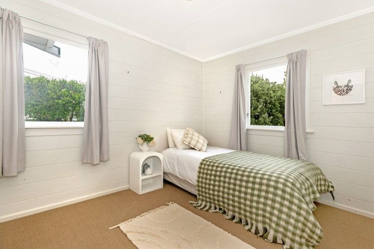 Photo of property in 4 Lysnar Street, Okitu, Gisborne, 4010