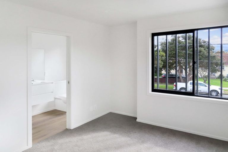 Photo of property in 1/338 Oxford Terrace, Avalon, Lower Hutt, 5011