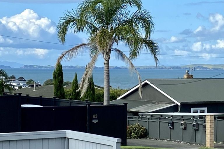 Photo of property in 1/104 East Coast Road, Forrest Hill, Auckland, 0620