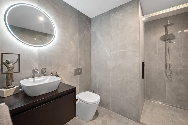 Photo of property in 314a Hurstmere Road, Takapuna, Auckland, 0622