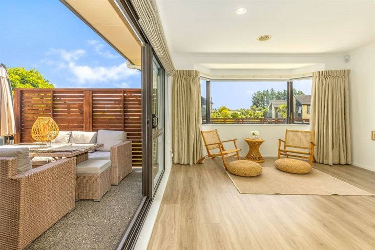 Photo of property in 22 Bluewater Place, Paraparaumu, 5032