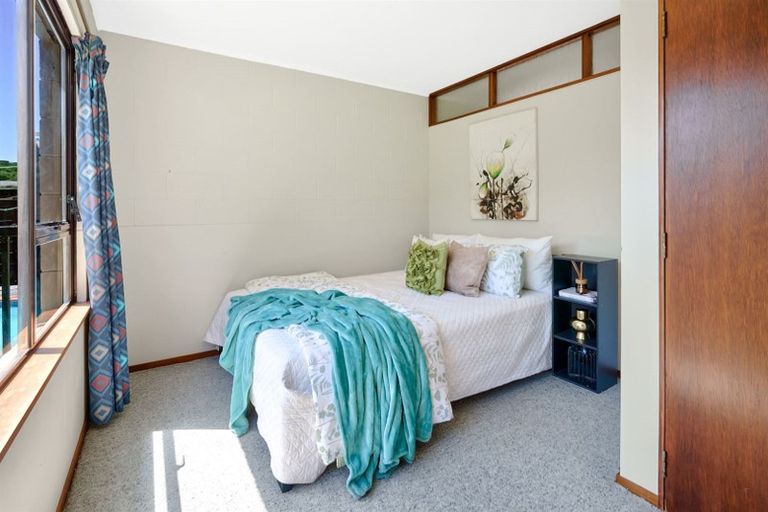 Photo of property in 3 Valdese Rise, Browns Bay, Auckland, 0630