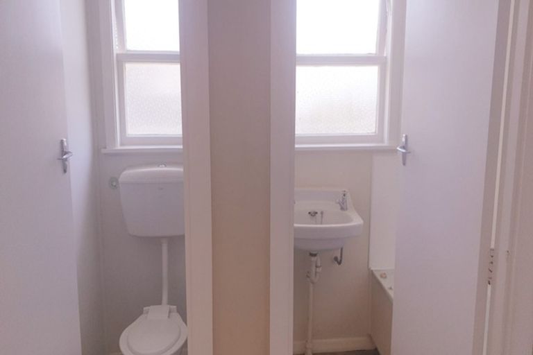 Photo of property in 2/14 Cornwall Road, Taradale, Napier, 4112