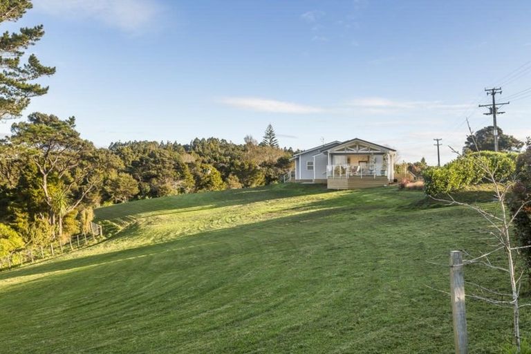 Photo of property in 180 Taylor Road, Waimauku, 0882