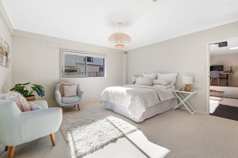 Photo of property in 53 Marellen Drive, Red Beach, 0932