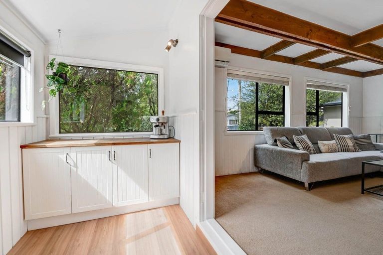 Photo of property in 48 D'oyly Drive, Stanmore Bay, Whangaparaoa, 0932