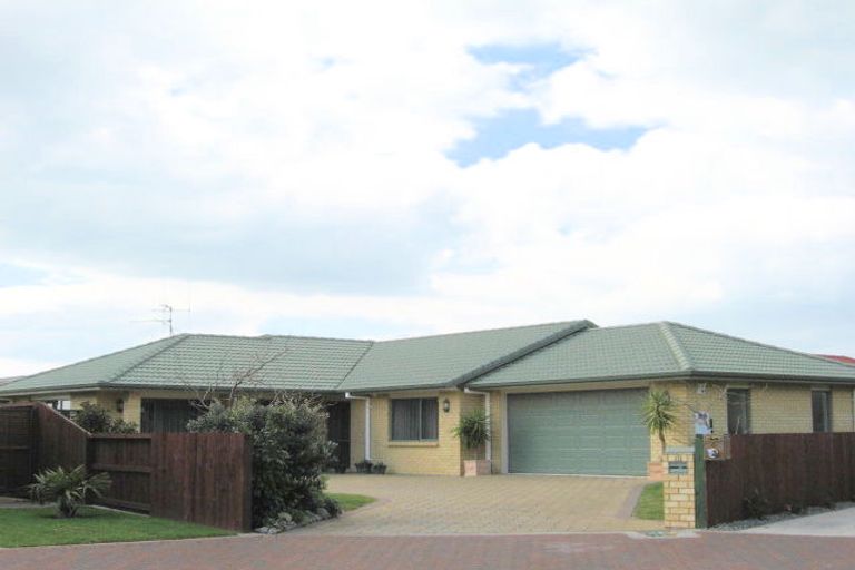 Photo of property in 10 Madeira Close, Papamoa Beach, Papamoa, 3118