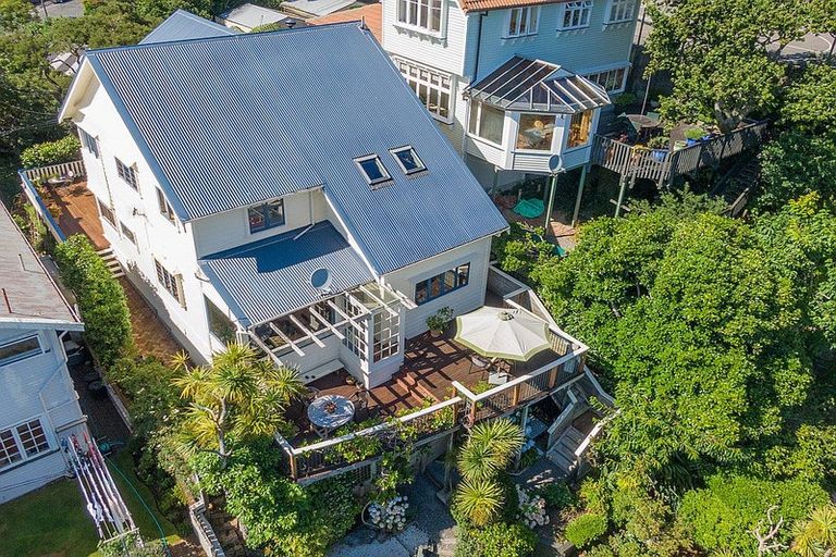 Photo of property in 8 Kowhai Road, Kelburn, Wellington, 6012