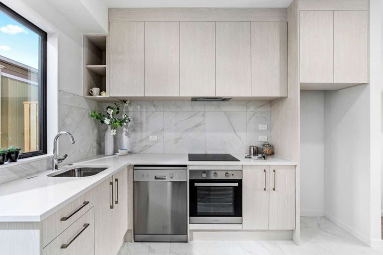 Photo of property in 5/4 Glenhaven Place, Te Atatu Peninsula, Auckland, 0610