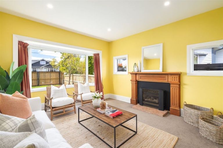 Photo of property in 17 Searells Road, Strowan, Christchurch, 8052