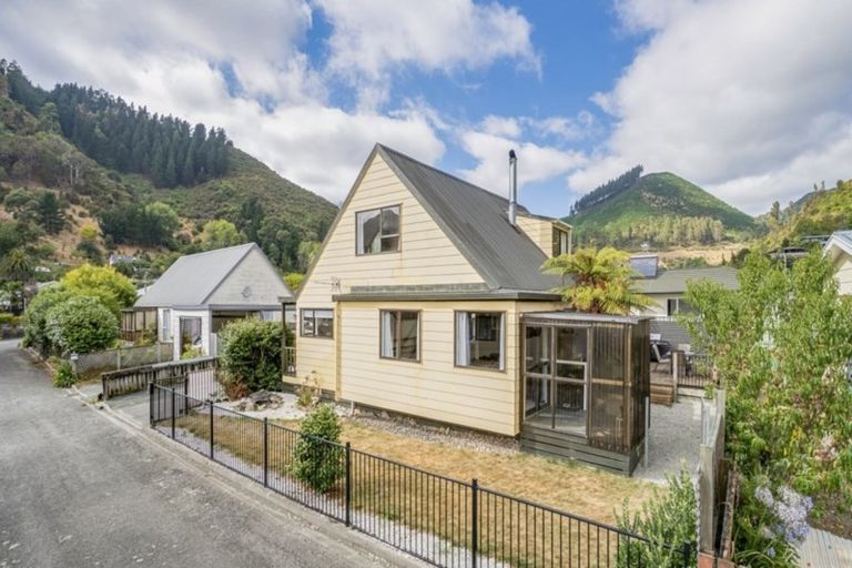 Photo of property in 3 Silverbirch Grove, The Brook, Nelson, 7010