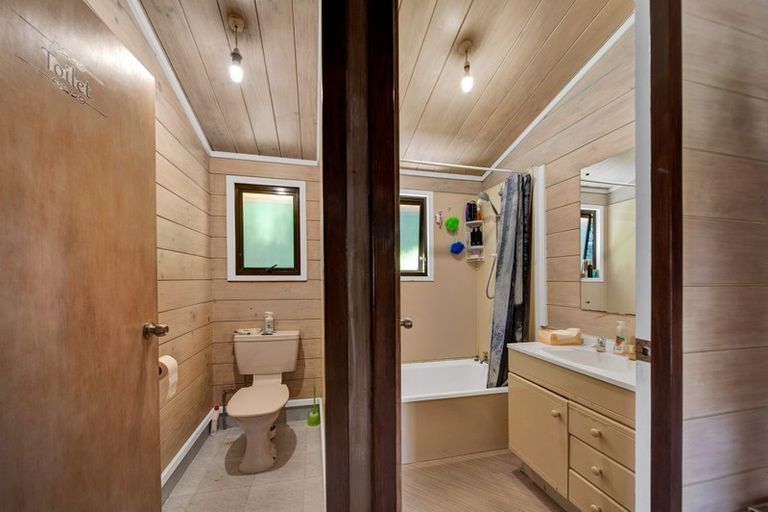 Photo of property in 23 Ambury Place, Merrilands, New Plymouth, 4312