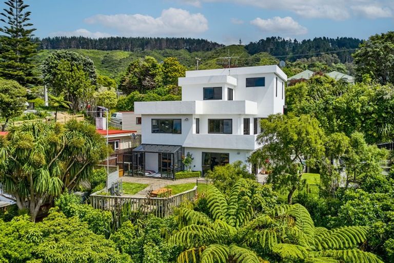 Photo of property in 17 Olivia Crescent, Tawa, Wellington, 5028