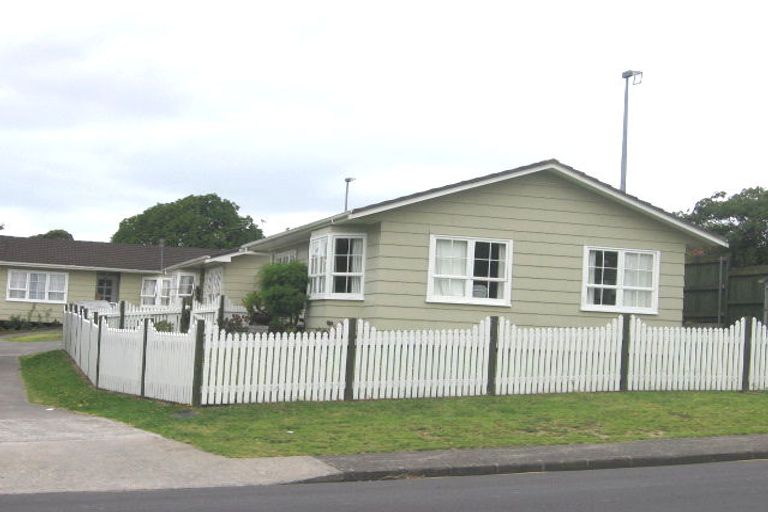 Photo of property in 4/7 Kaipatiki Road, Glenfield, Auckland, 0629