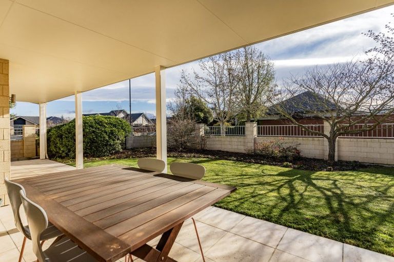 Photo of property in 17 Holly Place, Rangiora, 7400