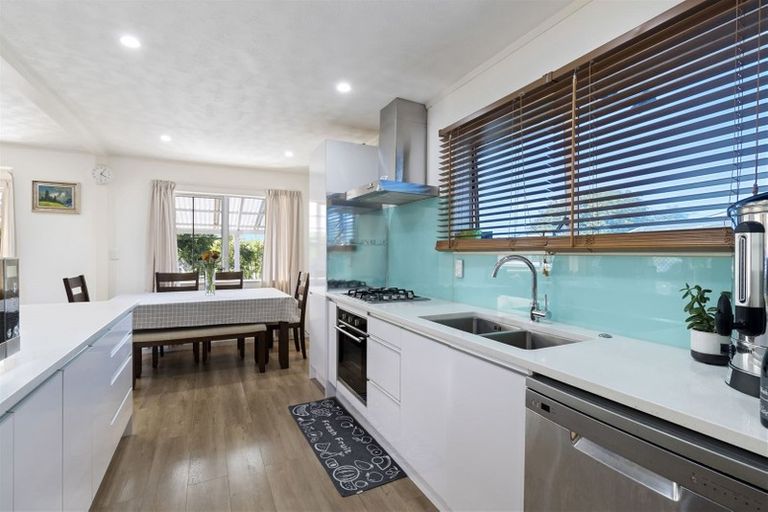 Photo of property in 1/10 May Avenue, Te Atatu South, Auckland, 0610