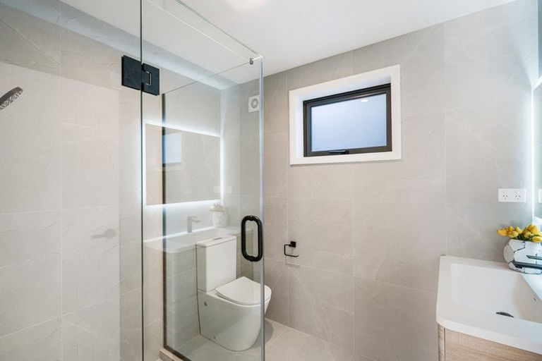 Photo of property in 127a Te Atatu Road, Te Atatu South, Auckland, 0610