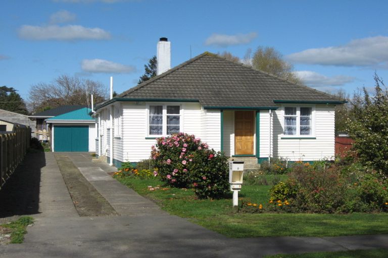 Photo of property in 9 Bull Street, Bulls, 4818