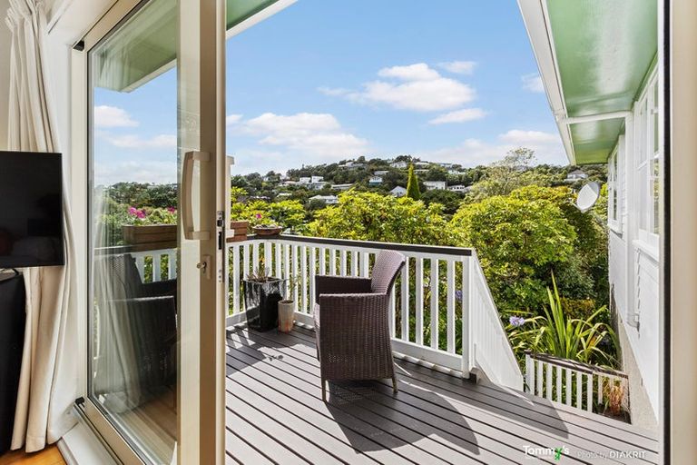 Photo of property in 11 Wrights Hill Road, Karori, Wellington, 6012
