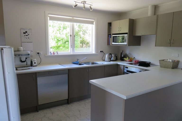 Photo of property in 1 Erskine Street, Winchester, 7985