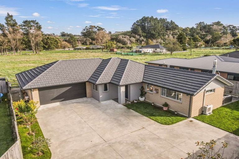 Photo of property in 28 Monarch Drive, Ashhurst, 4810