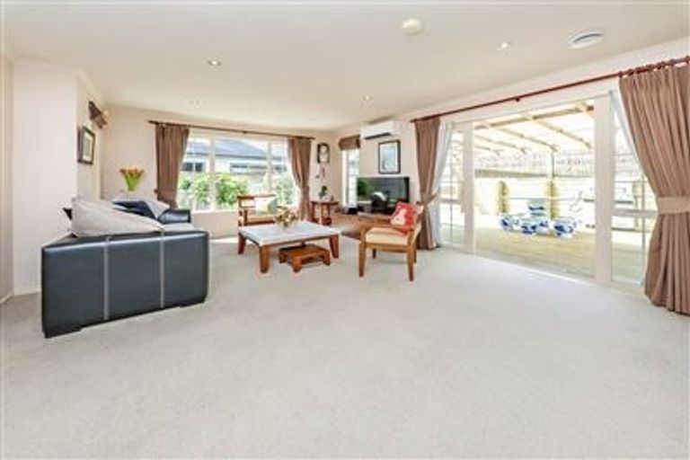 Photo of property in 46 Westerham Drive, Dannemora, Auckland, 2016