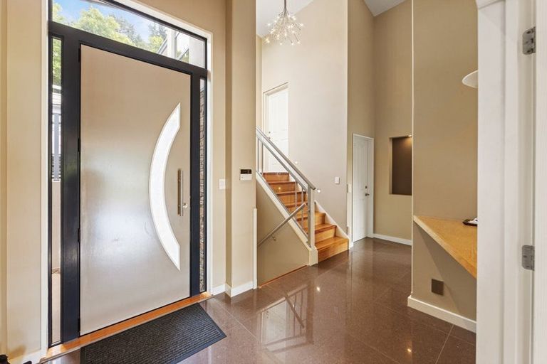 Photo of property in 8 Emerald Lane, Cashmere, Christchurch, 8022