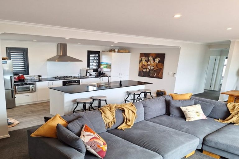 Photo of property in 18 Dee Street, Otane, 4202