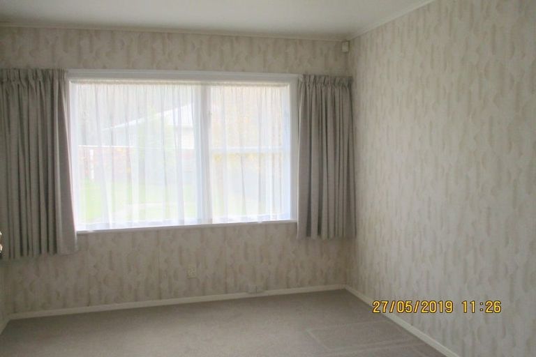 Photo of property in 16 Saint Edmund Crescent, Tawa, Wellington, 5028