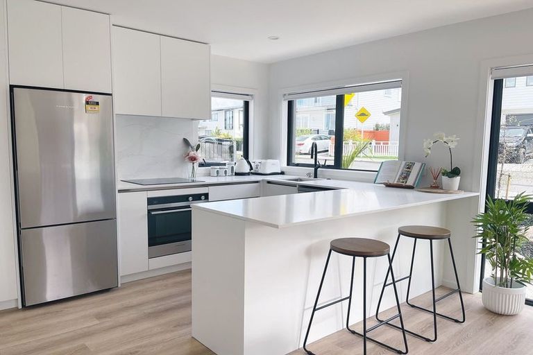 Photo of property in 32 Tai Crescent, Hobsonville, Auckland, 0616