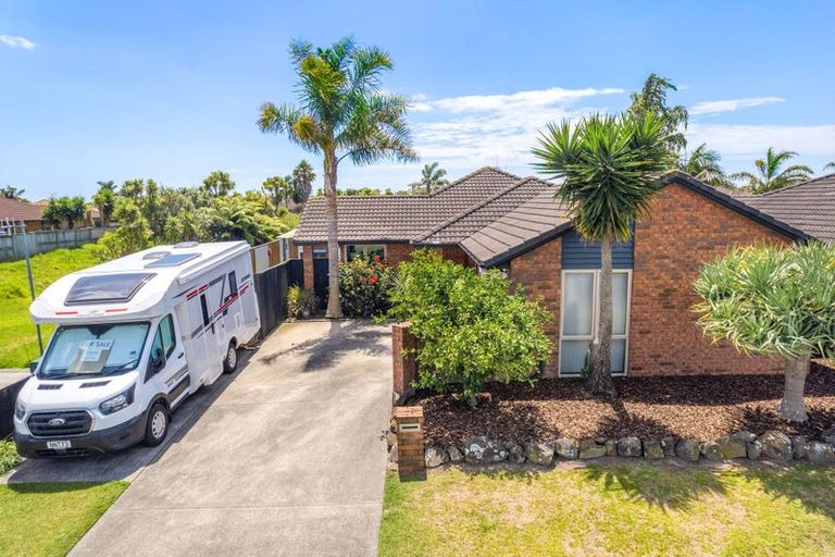 Photo of property in 99 Doncaster Drive, Papamoa Beach, Papamoa, 3118