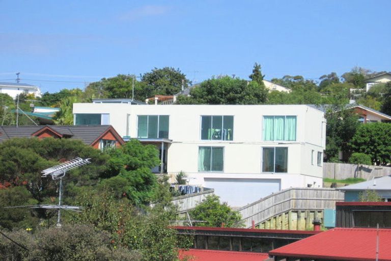 Photo of property in 60a Matipo Road, Mairangi Bay, Auckland, 0630