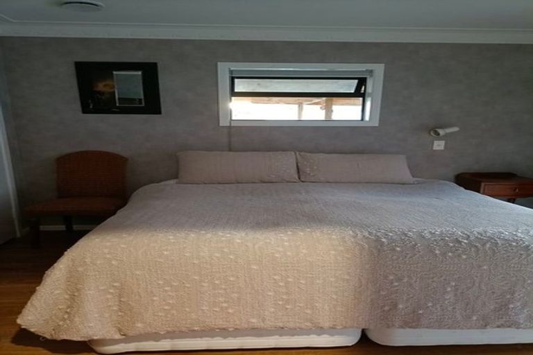 Photo of property in 5 Sutton Crescent, Papatoetoe, Auckland, 2025