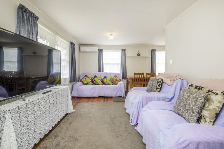 Photo of property in 17 Brentford Place, Manurewa, Auckland, 2102