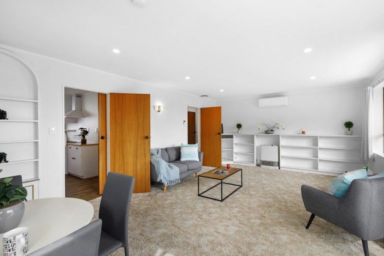 Photo of property in 1/21 Roband Crescent, Brown Owl, Upper Hutt, 5018
