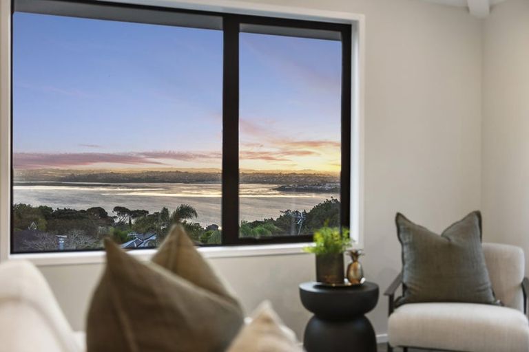 Photo of property in 5 Island Bay Road, Beach Haven, Auckland, 0626
