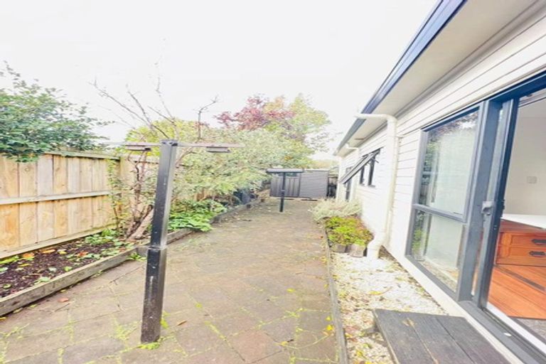 Photo of property in 2/86 Aviemore Drive, Highland Park, Auckland, 2010