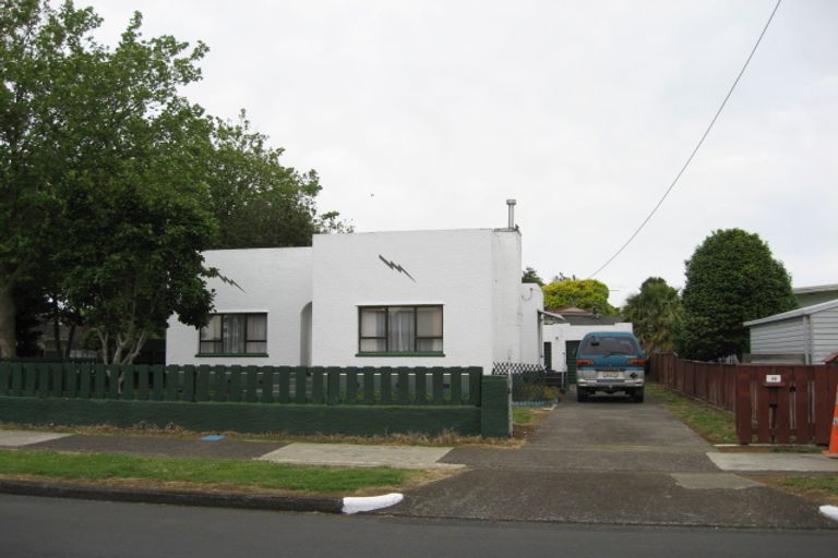 Photo of property in 16 Beatty Road, Pukekohe, 2120